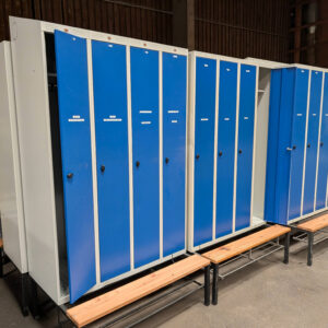 Omklædningsskabe - flere forskellige modeller, også skabe med nøgler